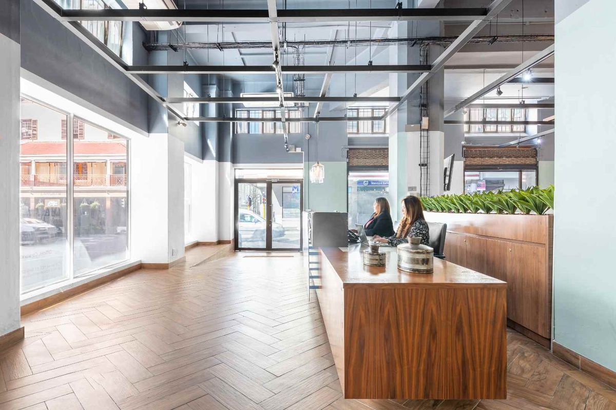 24/7 access to designer office space for 4 persons in Spaces 50 Long Street. - Photo 4