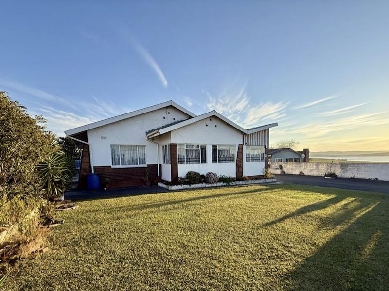 Spacious Family Home with Flatlets in Howick West - Photo 3