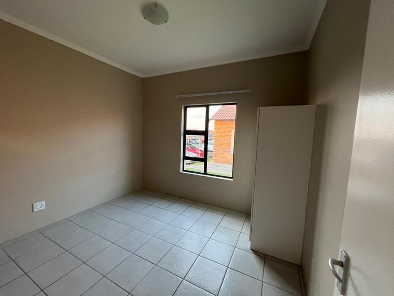 Townhouse For Sale in Trichardt, Secunda - Photo 10