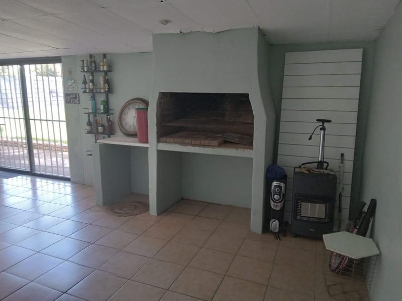 Kempton Park: 3-Bed Home with Solar / Prepaid & Separate Flatlet - Photo 9