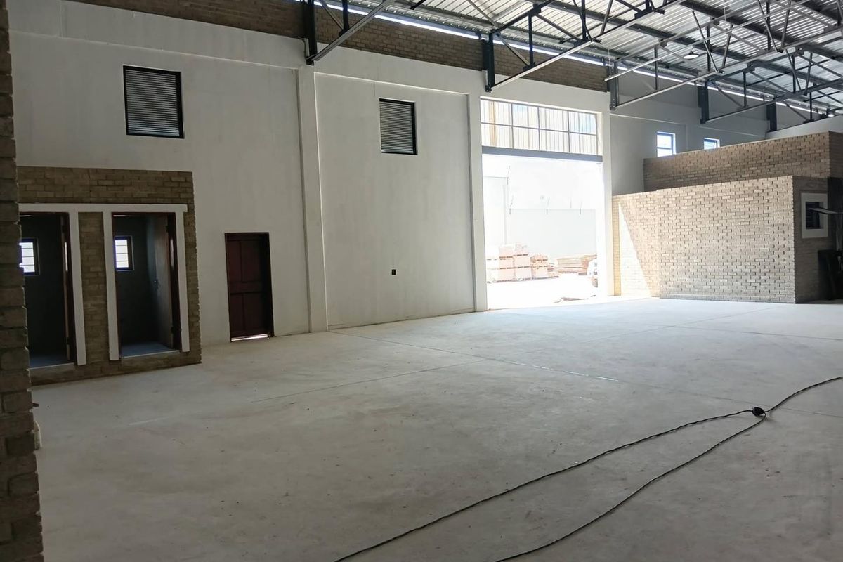 Newly renovated warehouse - Photo 2