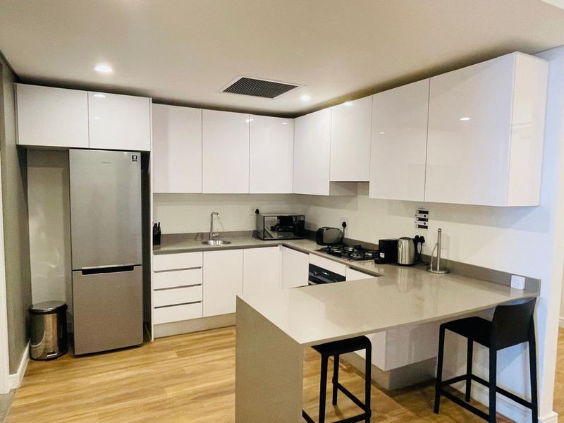 2 Bed Furnished Apartment for Rent in Illovo - Photo 2