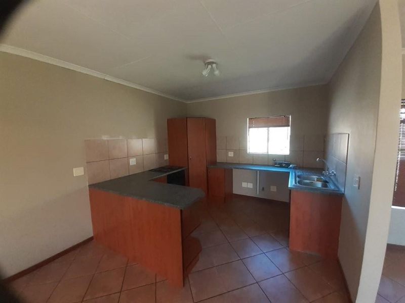 2 BEDROOM FLAT TO RENT IN EQUESTRIA - Photo 5