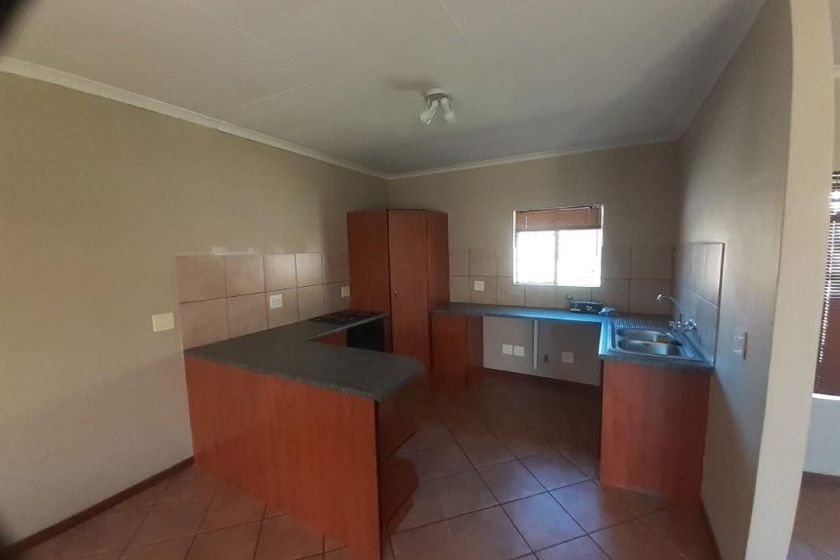 2 BEDROOM FLAT TO RENT IN EQUESTRIA - Photo 5
