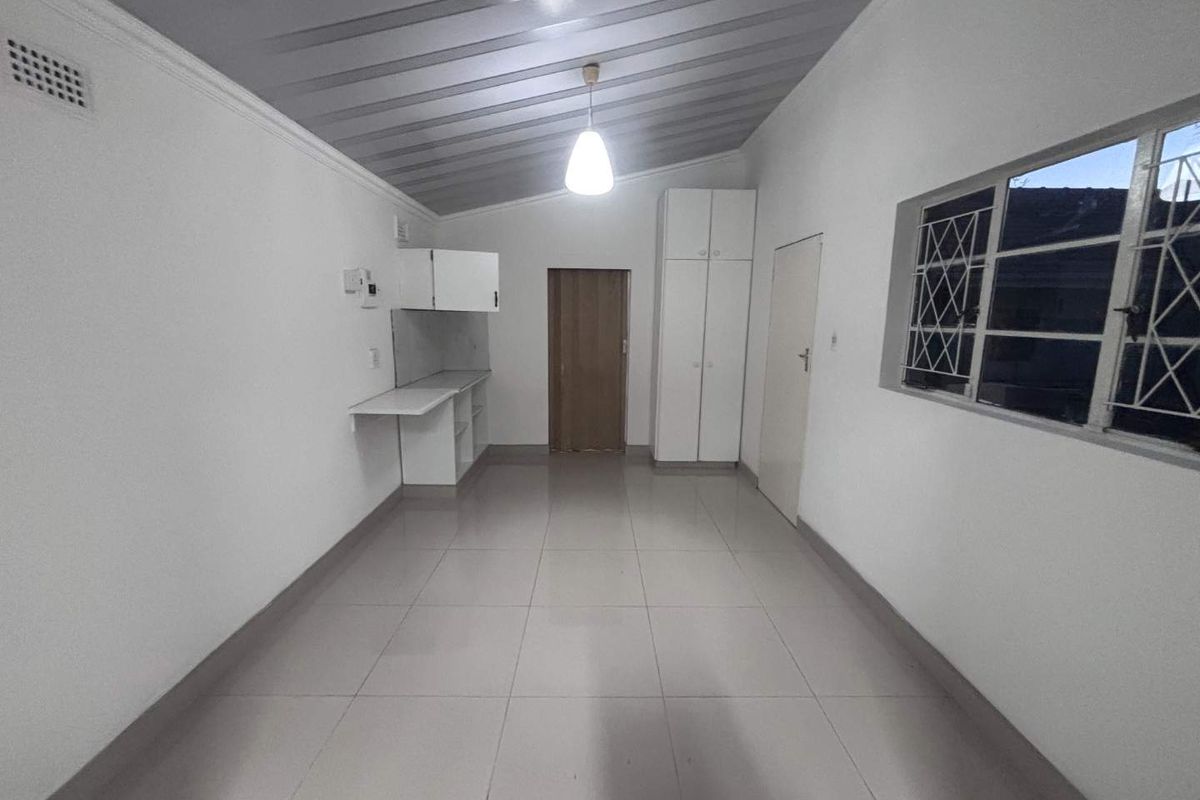 Secure 1 Bedroom Flatlet to Rent in Hayfields, Pietermaritzburg - Photo 4