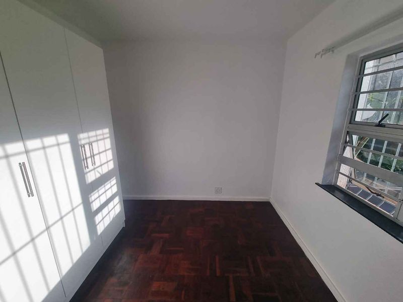 Newly Renovated Spacious Two-bedroom Apartment To Rent in Tamboerskloof! - Photo 5