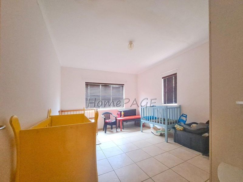 Fairway Estates, Walvis Bay:  3 Bedr Home with 3 Bedr Flat on offer - Photo 7