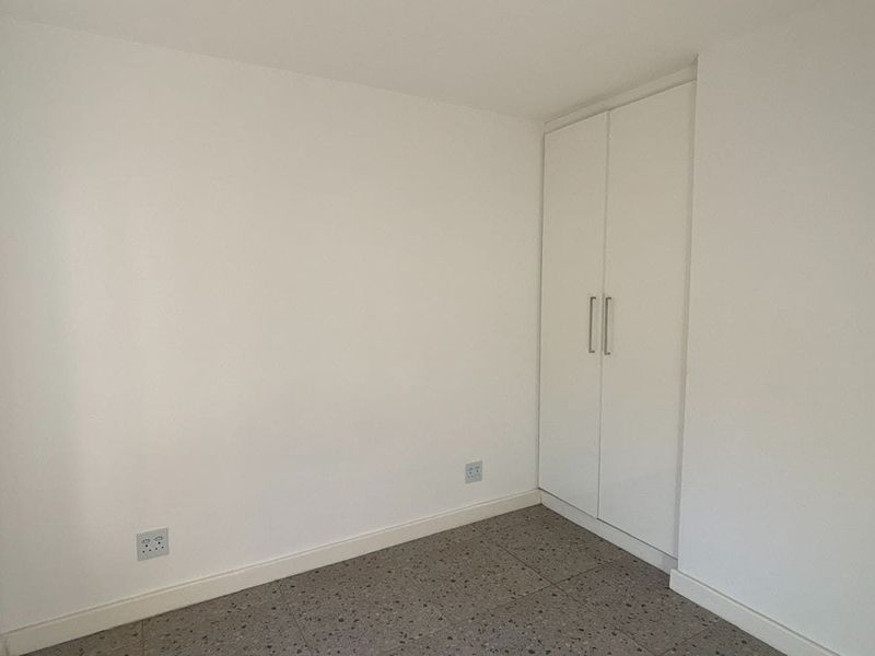 Modern 2-Bedroom Ground-Floor Flat to Rent in Arbour Arch, Athlone - Photo 10