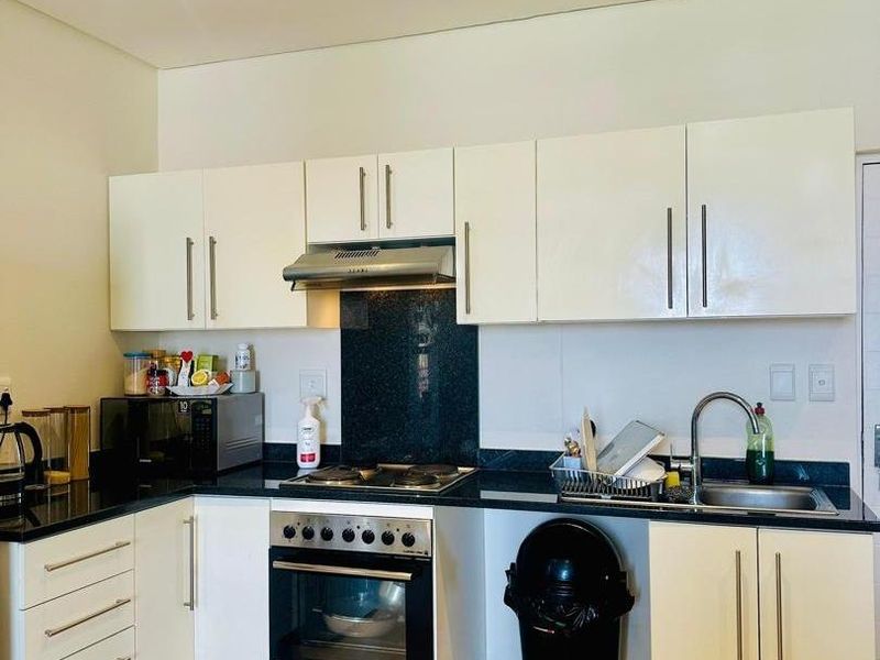 For Sale: Modern Apartment – City Junction, Windhoek - Photo 7