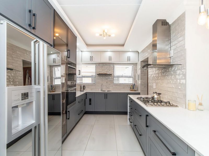 Modern Family Home Designed for Comfort & Entertaining - Photo 6