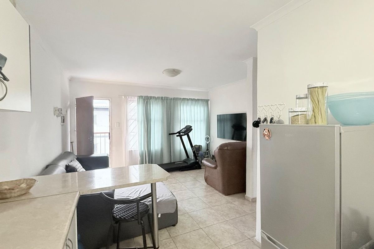 NEAT APARTMENT FOR A STARTER - Photo 4