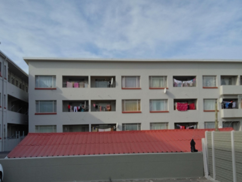 Bachelor flat in Sydenham - Photo 9