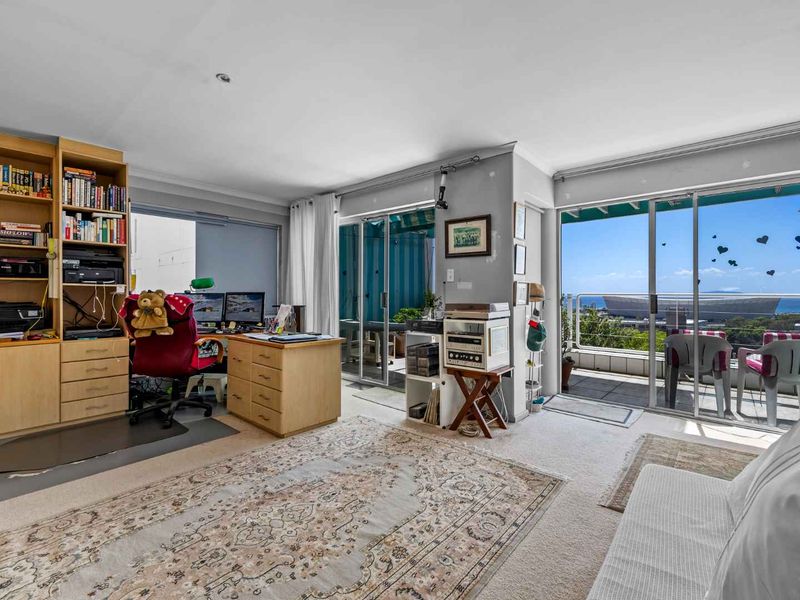 Elevated Urban Living in Sought-After Green Point - Photo 9