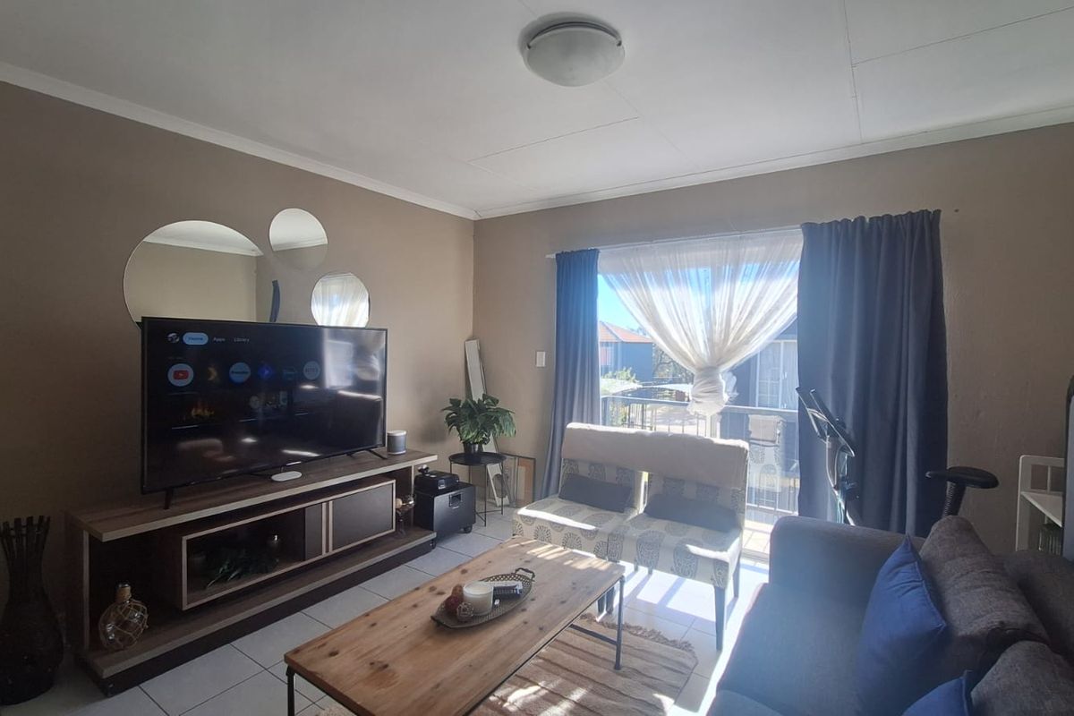 Lovely 2 Bedroom Apartment in Northgate - Photo 2