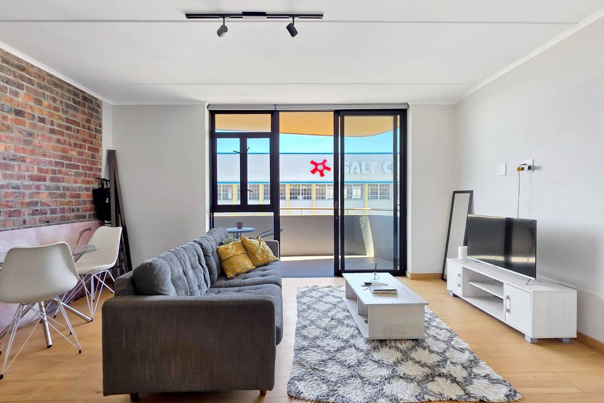 URBAN BLISS, FULLY FURNISHED, LOCK UP AND GO AND AIRBNB ALLOWED - Photo 5