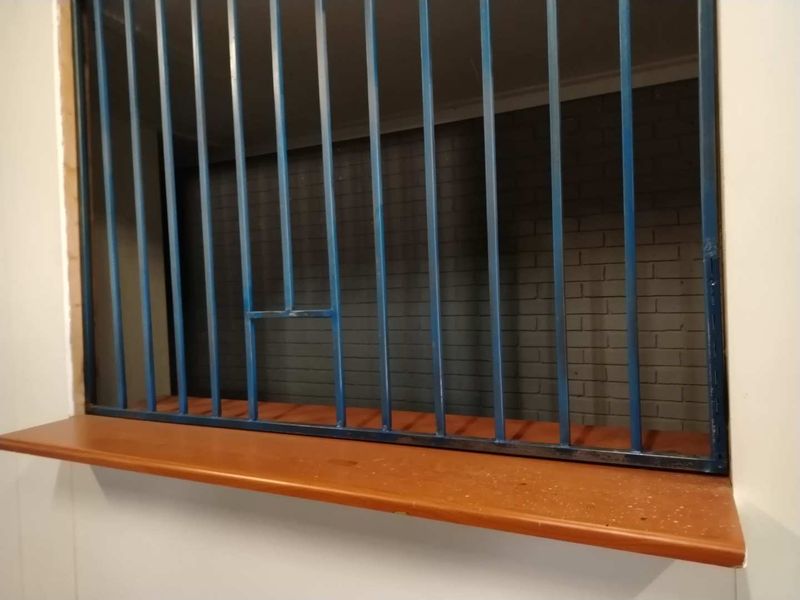 Unlock Potential: 220m2 Commercial Space in Alrode South! - Photo 9