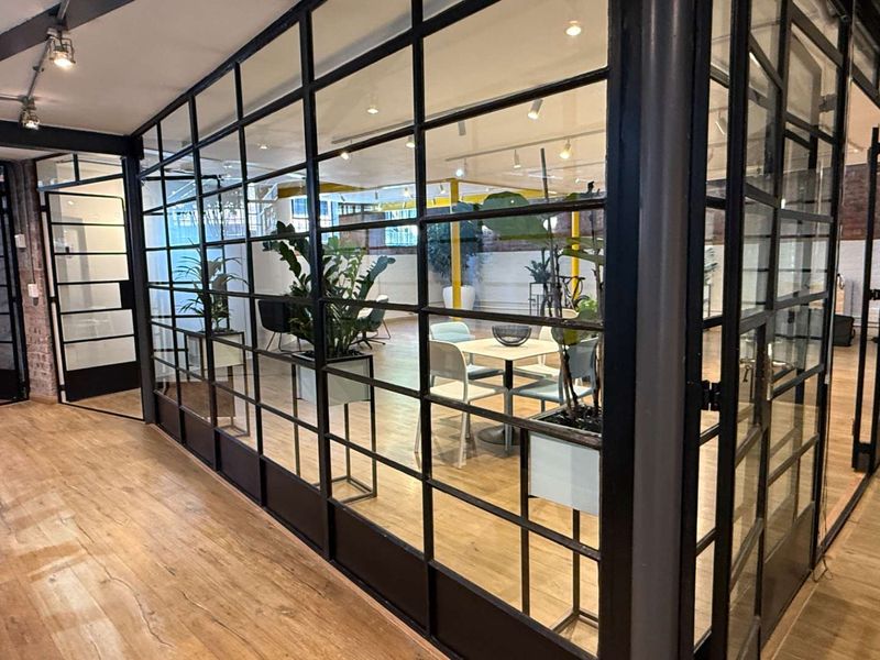 Dual Entrance 346m2 unit to let in De Waterkant - Photo 5