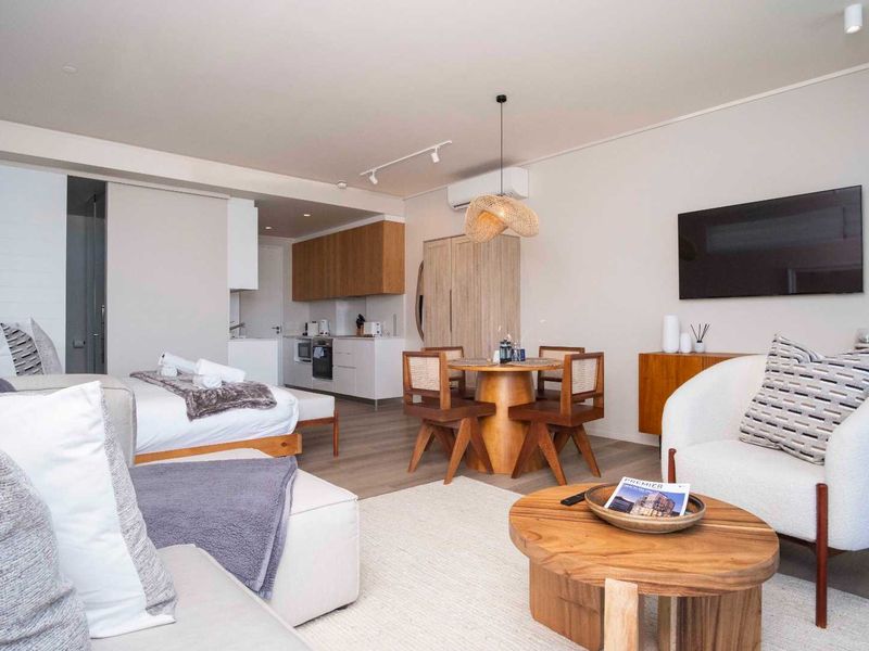 Luxury, Location and Lifestyle - Photo 3