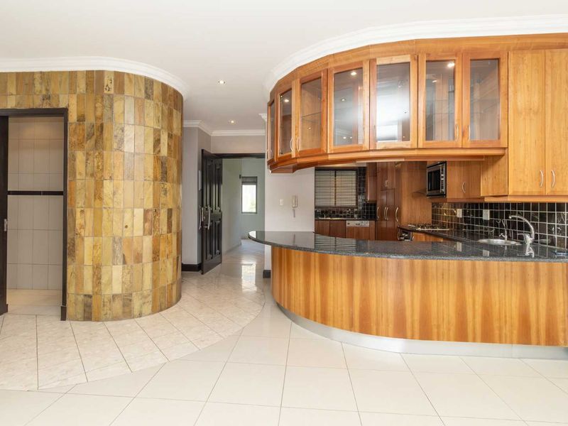 STUPENDUS 2 BEDROOM APARTMENT IN THE ICONIC AMAZONAS FOR SALE - Photo 8