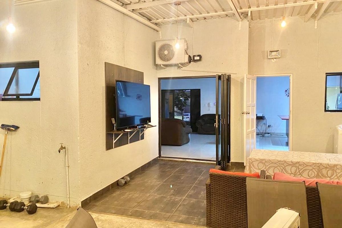 2 Bedrooms House For Sale in Otjomuise - Photo 5