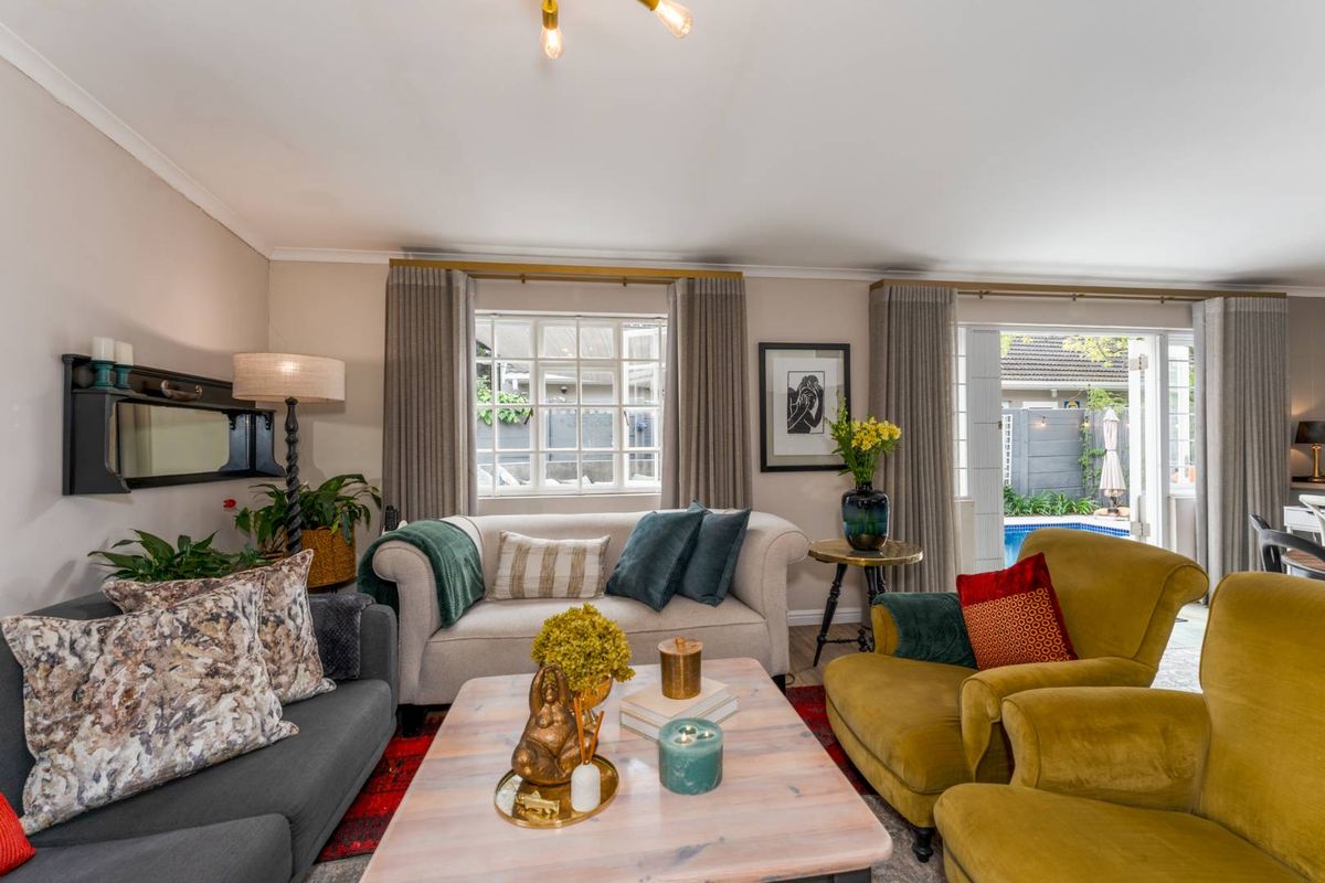 COMFY AND WELCOMING - Photo 3