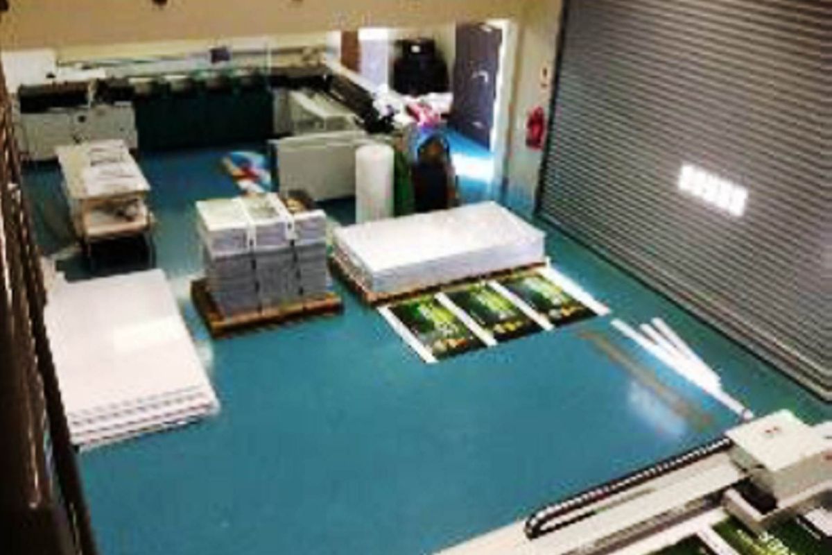 FOR SALE - WAREHOUSE IN NORTHERN IND AREA - SECURE COMPLEX CC REGISTERED: - Photo 3