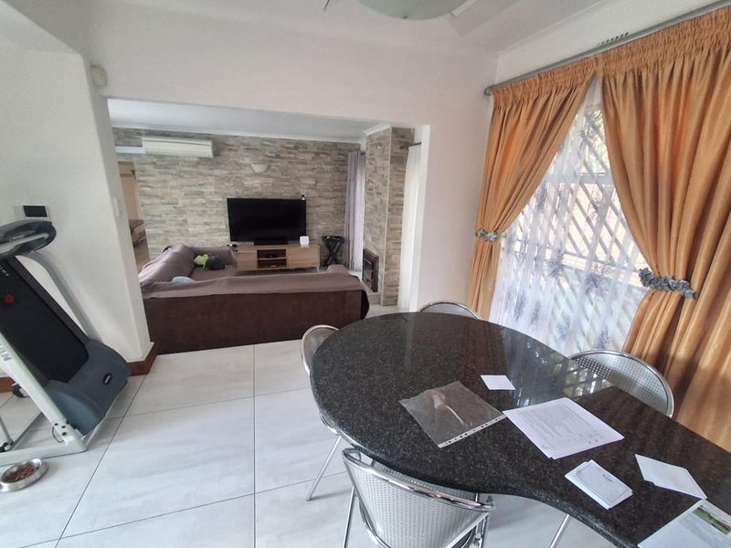 YOUR FOREVER HOME IN THE HEART OF GLENVISTA - Photo 9