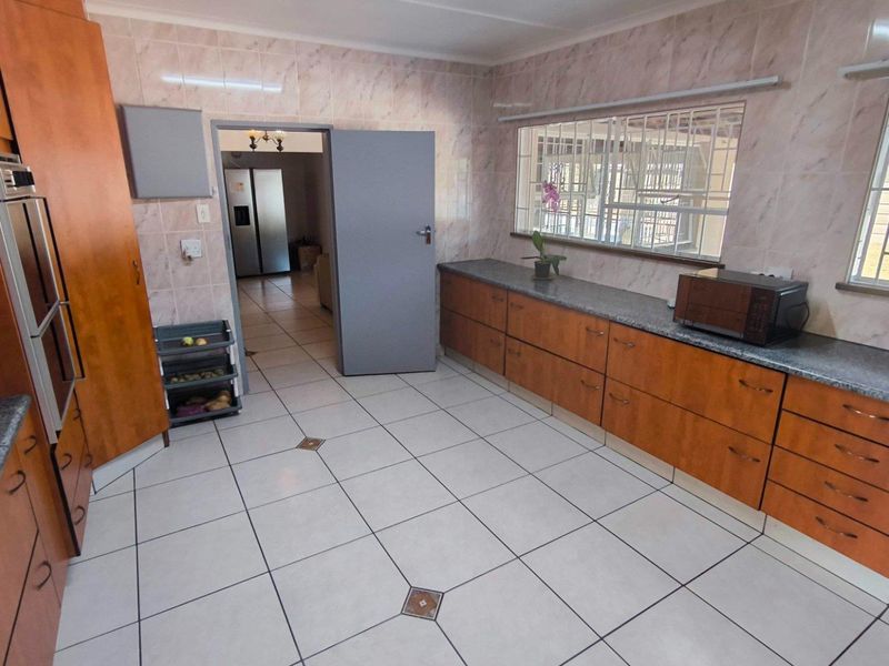 TOP Position! Close to all amenities! - Photo 8