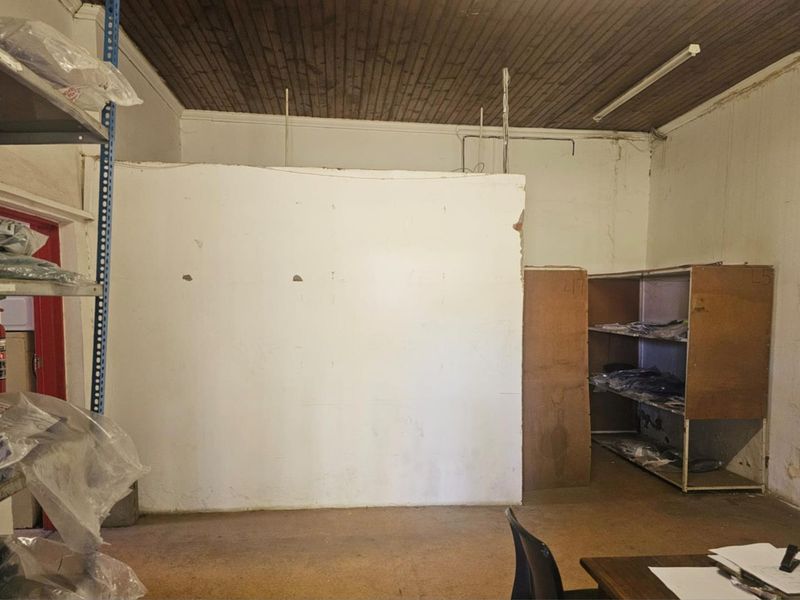 "Ideal Business Hub: Offices, Cold Rooms, Warehouses & More!" - Photo 10