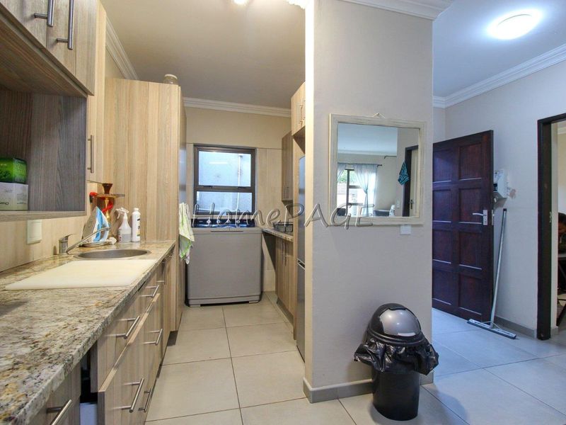 Otjiwarongo:  Townhouse in Paresis Sunset Park is for Sale - Photo 2