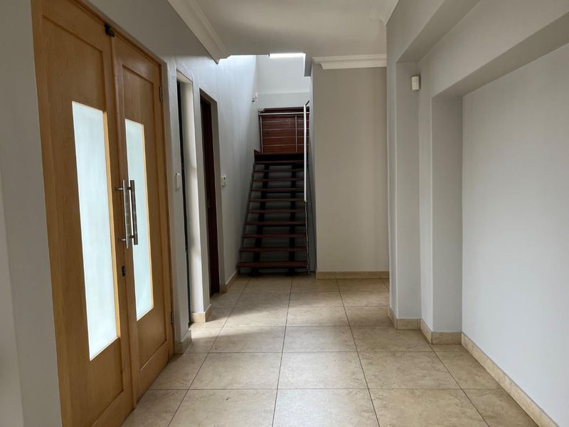 FAMILY HOME FOR RENT IN LOMBARDY ESTATE EAST OF PRETORIA - Photo 8