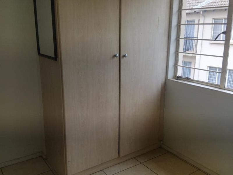 2nd Floor townhouse up for grabs. - Photo 8