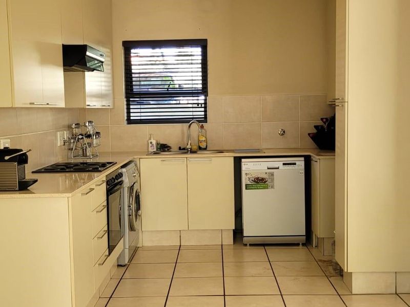 2 Bedroom Garden Duplex for Rent in Cedar Hills Private Estate - Photo 2