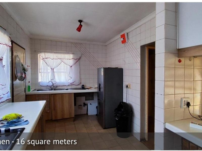 4 Stunning Bedroom House In Birch Acres - Photo 5