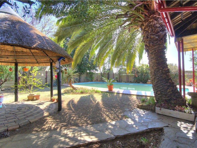 Brackenhurst proper meyersdal side family home - Photo 9