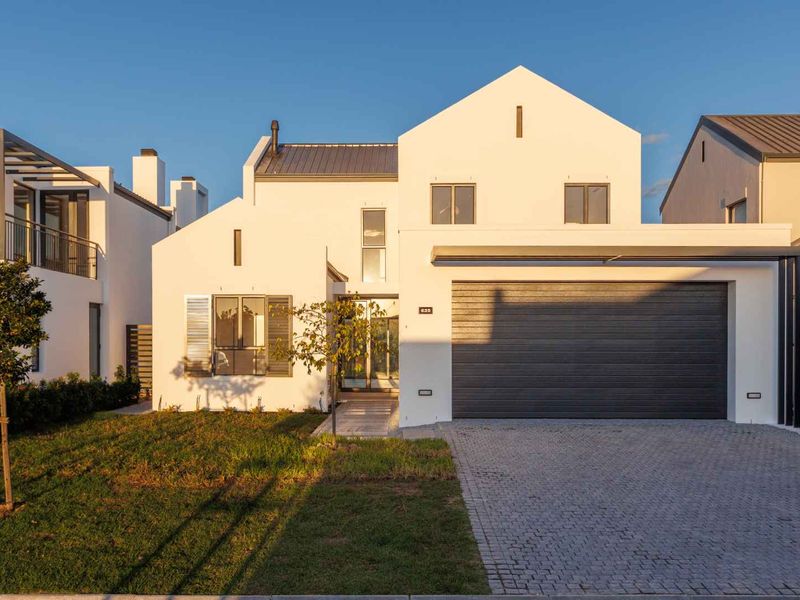 Turnkey Luxurious Four-Bedroom Home in Paarl Valleij Lifestyle Estate & Farm - Photo 1