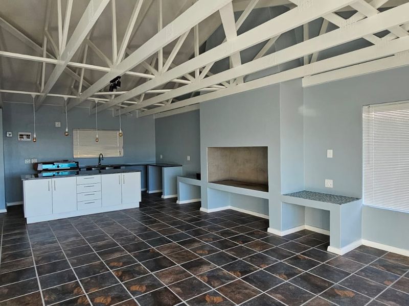 2 Bedroom Renovated Home for long term rental - Photo 2