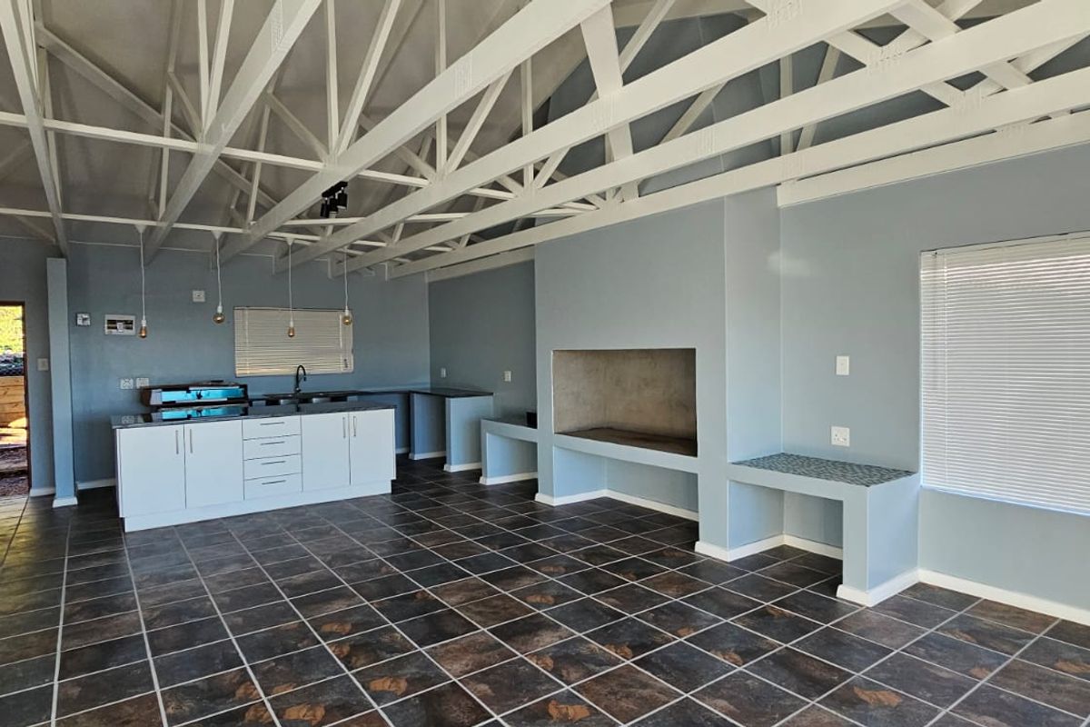 2 Bedroom Renovated Home for long term rental - Photo 2