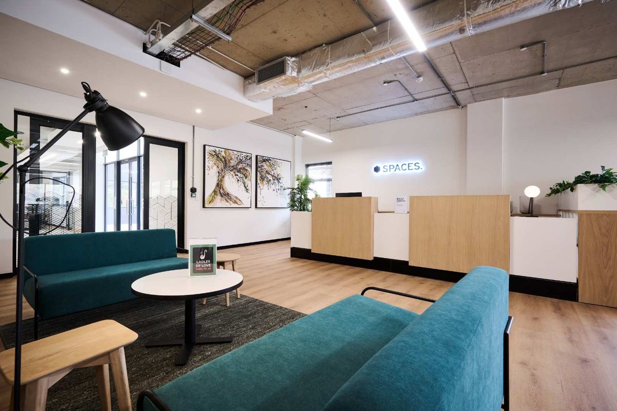 24/7 access to designer office space for 4 persons in Spaces Steyn City. - Photo 4