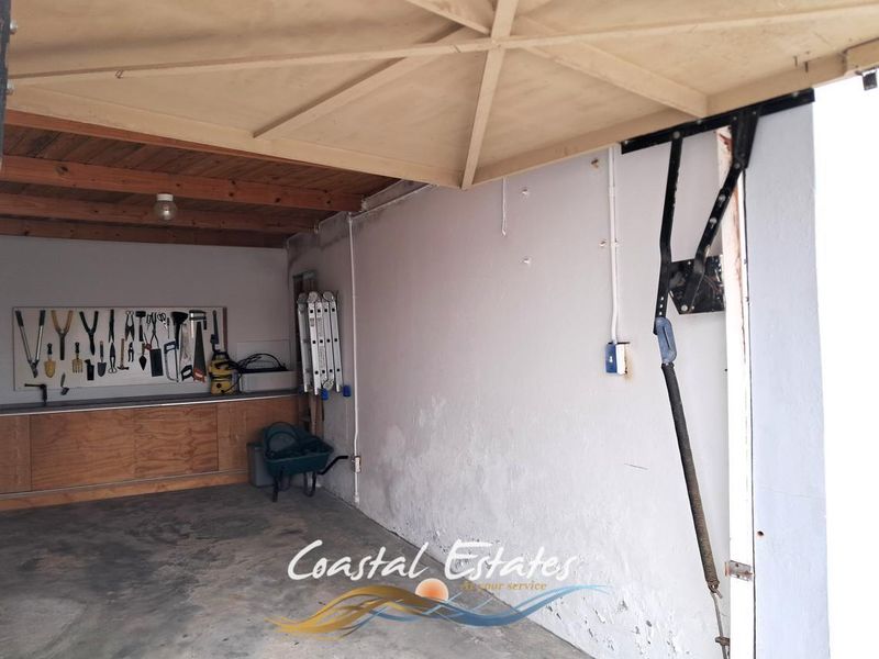 Developer's Dream: Prime Corner Property with Endless Potential - Photo 6