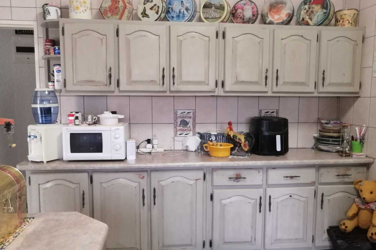 Spacious, well maintained home - Photo 5
