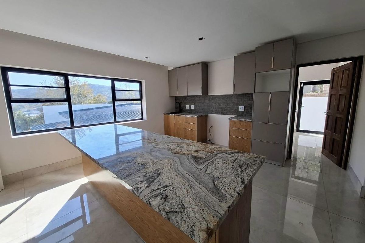 Exquisite New Home with Breathtaking Views – Ludwigsdorf N$13,000,000 - Photo 5