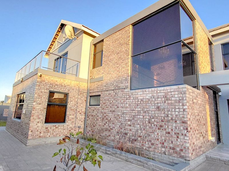 Beautiful Family Home For Sale in Kramersdorf, Swakopmund - Photo 4