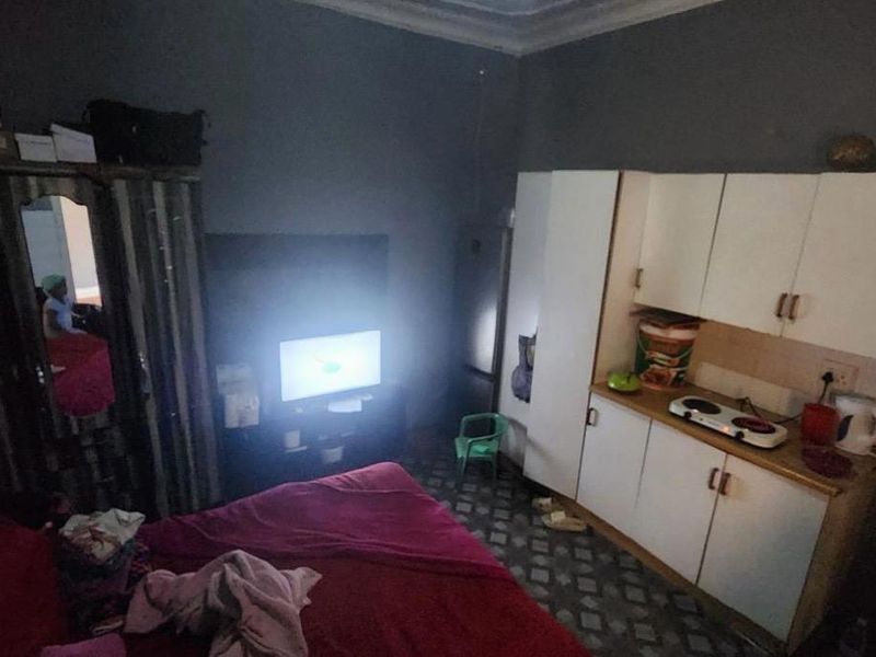 Spacious Property for Sale in Malvern, Johannesburg - Photo 4