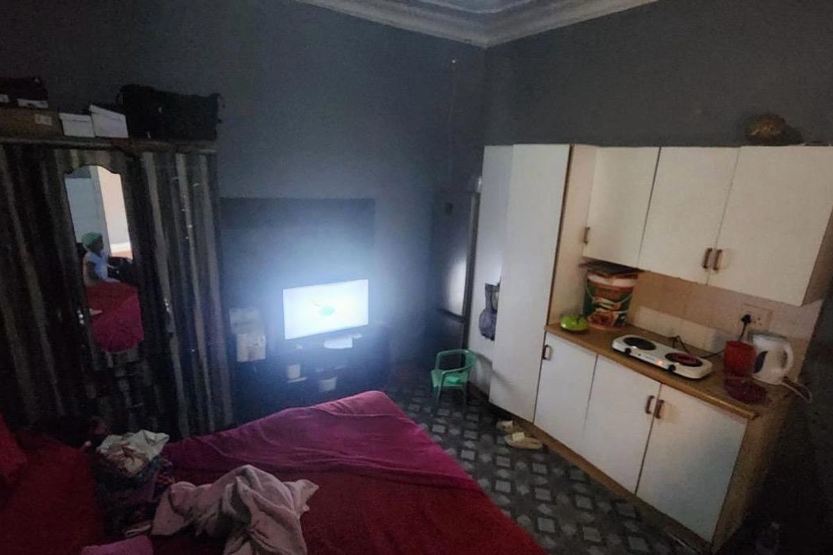 Spacious Property for Sale in Malvern, Johannesburg - Photo 4