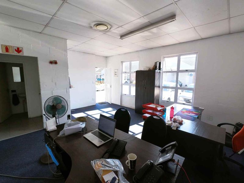 192 SMQ | WAREHOUSE_STORAGE AND OFFICES FOR SALE - Photo 3