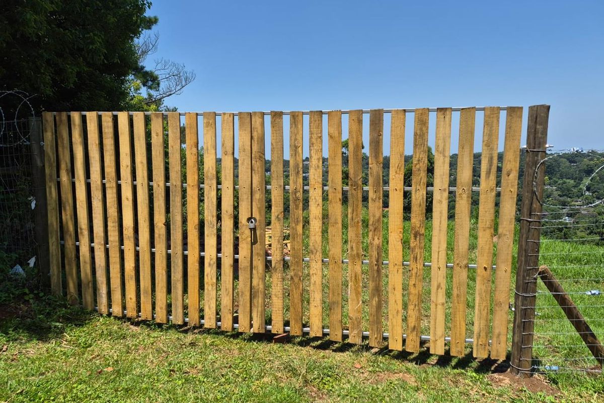 ELEVATED TERRACED VACANT LAND IN BOTHAS HILL - Photo 3