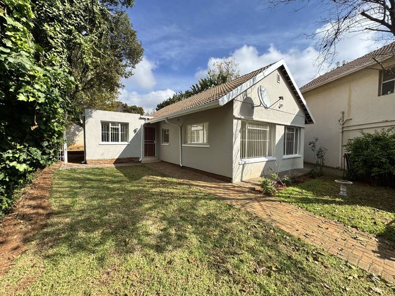 Spacious & Pet-Friendly 3 Bedroom Townhouse with Large Garden and Modern Comforts - Photo 3