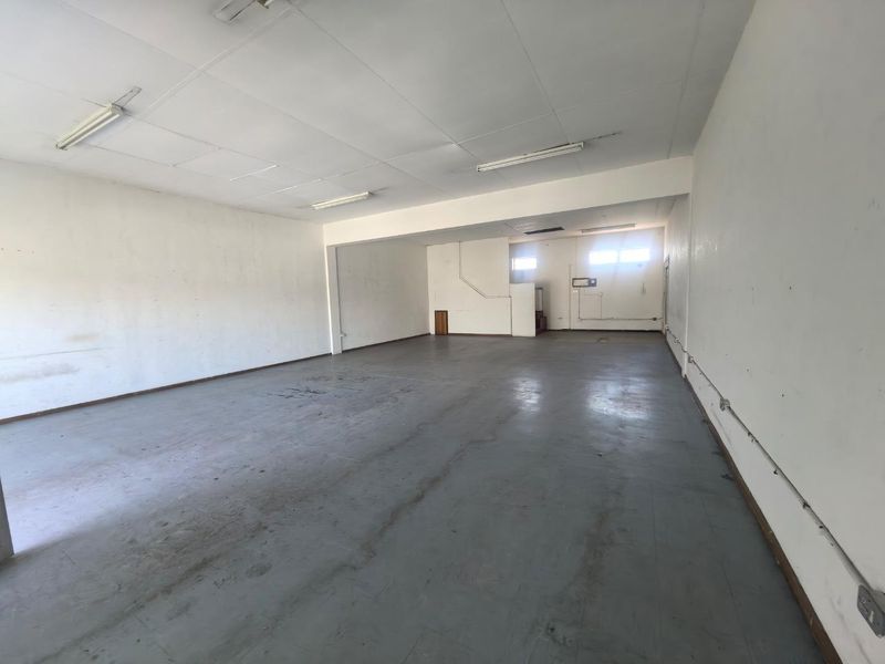 116m2 premises to let - Photo 8