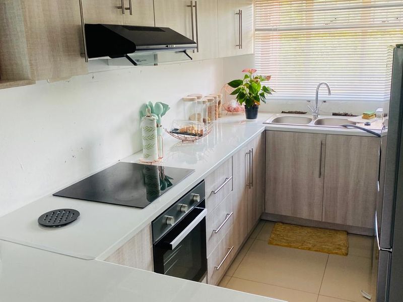 1-Bedroom Apartment in Secure Complex - Photo 3